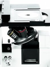 Inverzní metalografický mikroskop Oxion - detail revolverové hlavy